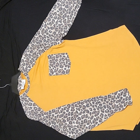 New Leopard Print Raglan - Picture 3 of 6